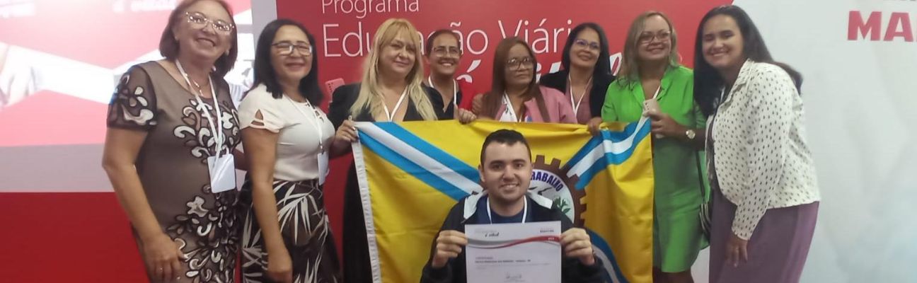 Na foto, equipes de dois municípios pernambucanos são destaques em projetos de educação para o trânsito, foram premiados pela Fundação Mapfre com a participação no programa Educação Viária é Vital. 