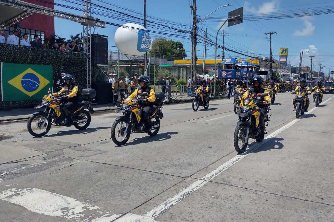 Motocicletas de fiscalização do Detran no desfile de 200 anos da independência
